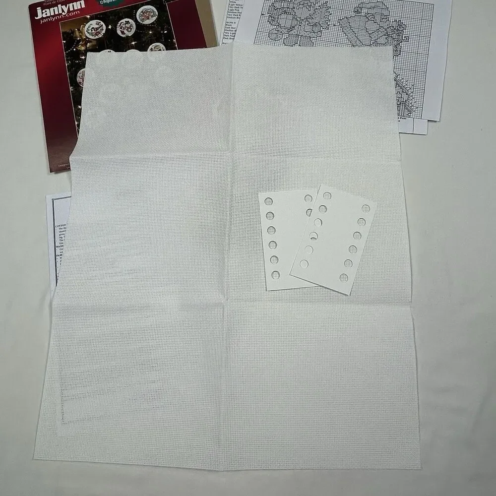JANLYNN Counted Cross Stitch Ornament Kit 2004 Holiday Favorites #023-0217